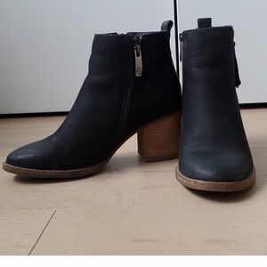 Blondo Nina waterproof booties 10